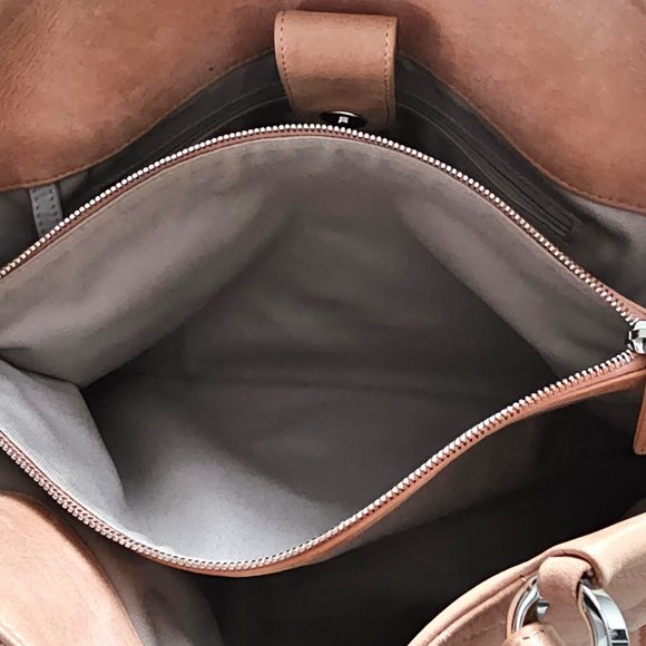 CHANEL -Spiral Sea Tote Quilted Iridescent Calfskin Bag! -AUTHENTIC! - Picture 4 of 16